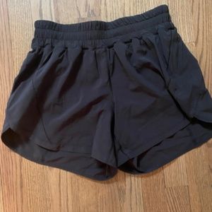 lululemon athletic 5 inch black short size small